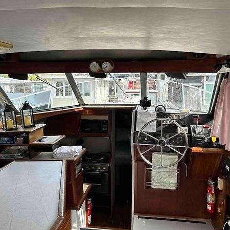 Waterfront 32' Bayliner Yacht 호텔 프로비던스 외부 사진
