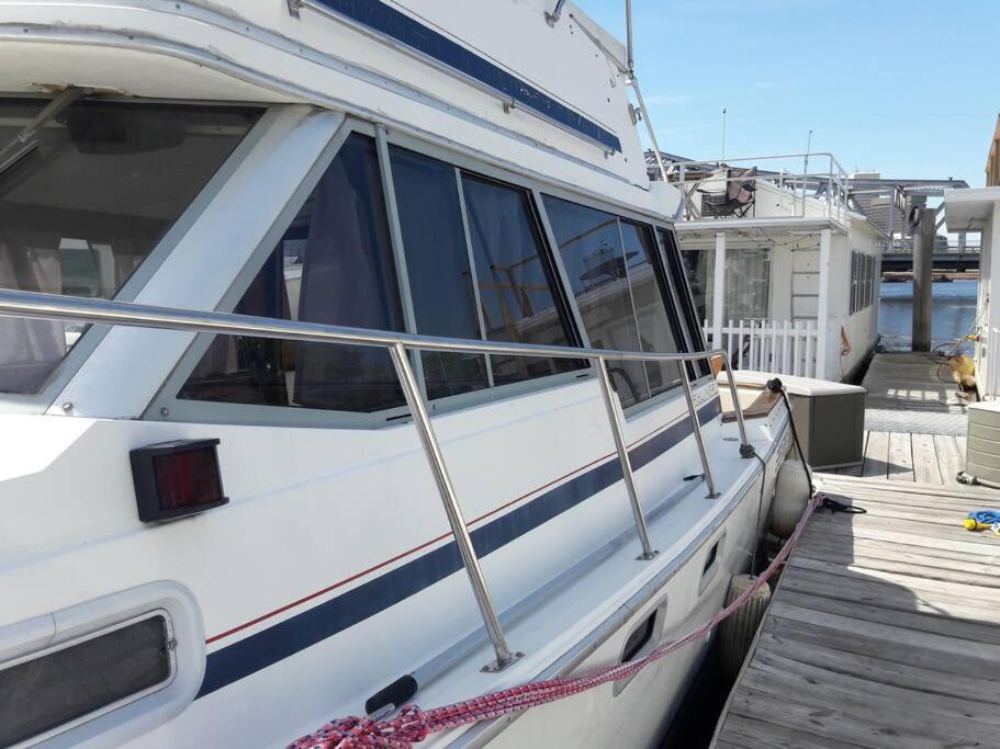 Waterfront 32' Bayliner Yacht 호텔 프로비던스 외부 사진